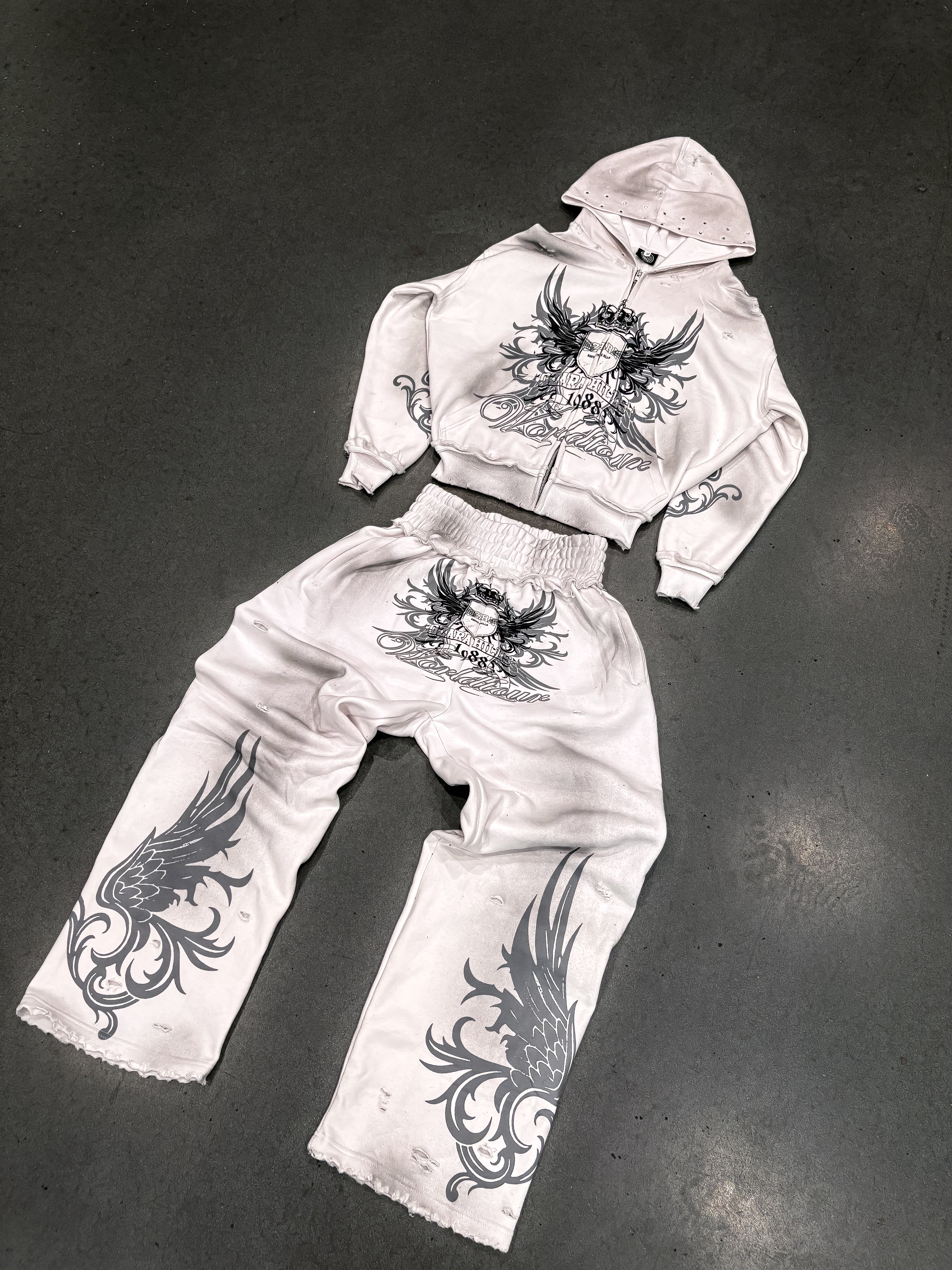 Worldtour Sweatsuit (White)