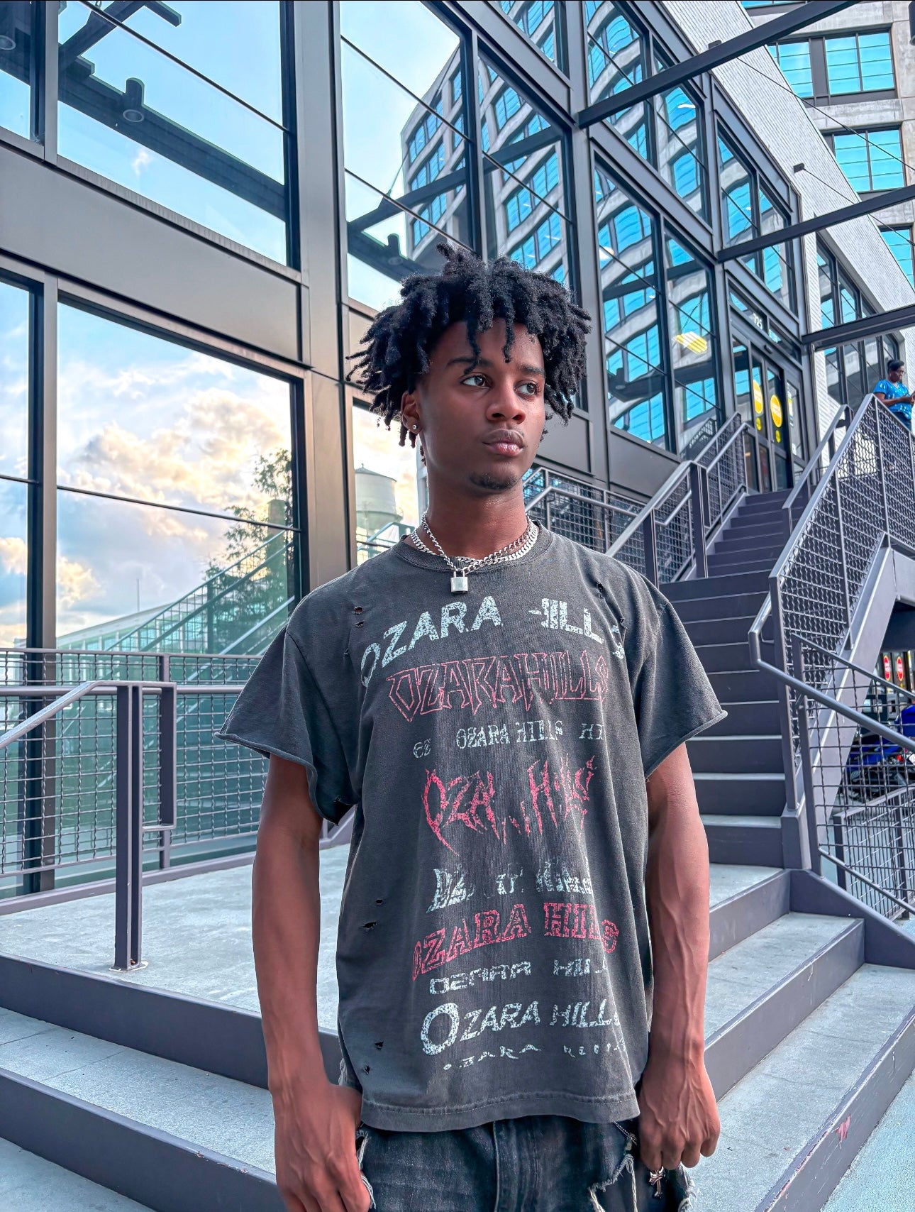 "STOLEN LOGO" TEE